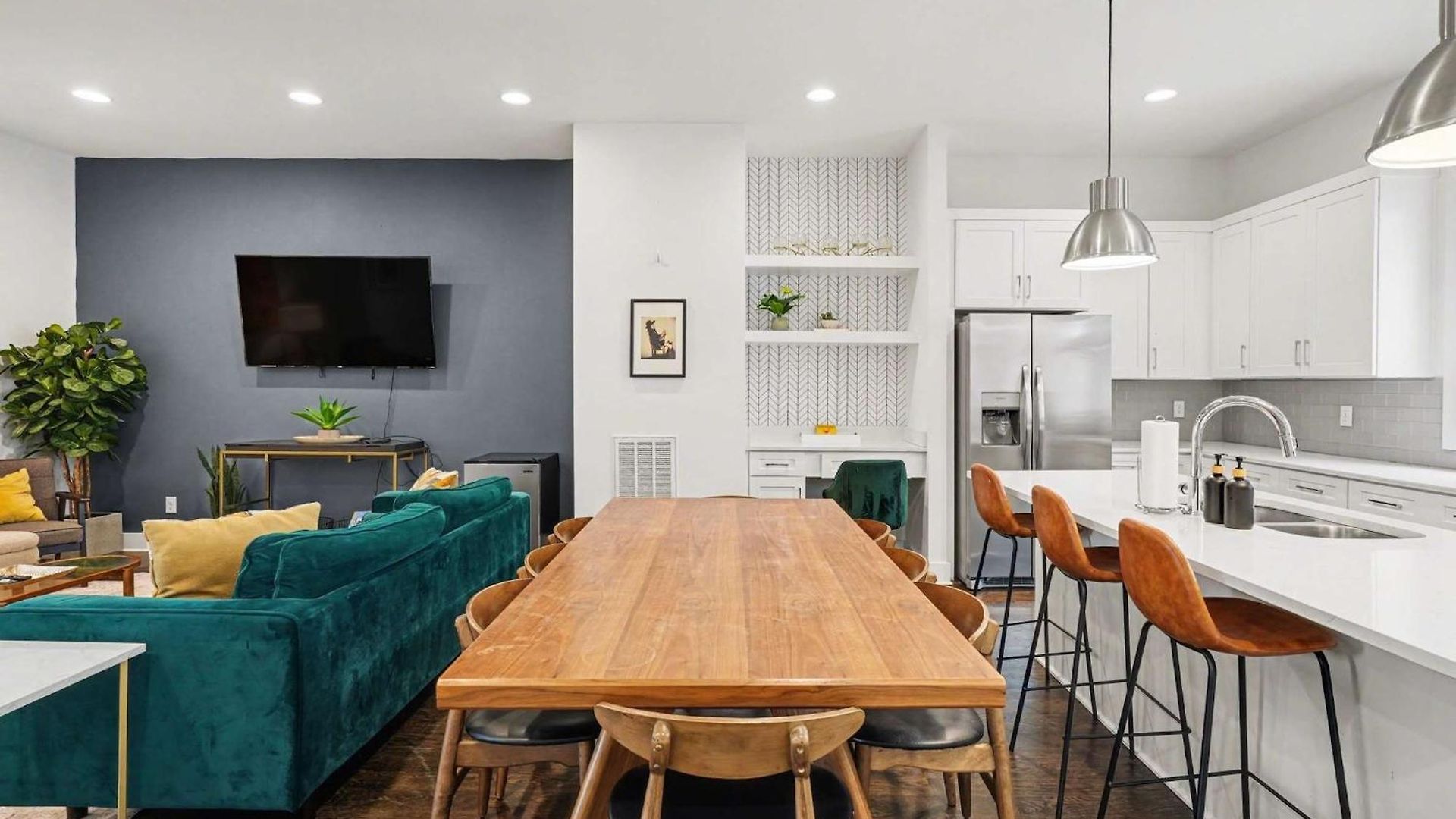 Modern Townhome W Rooftop Views Near Broadway Nashville
