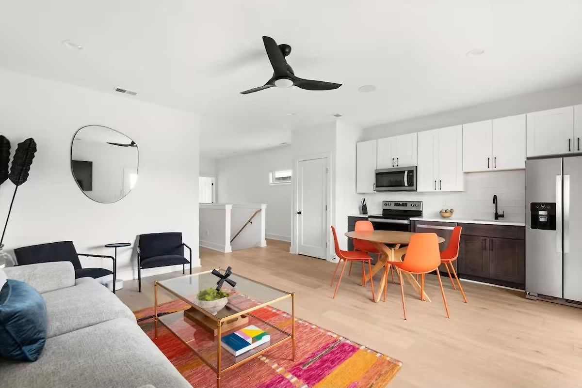 Holiday home True Hue - Private Patio - Mins To Broadway *