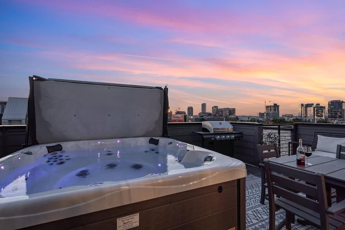 Boots & Broadway - 2 Units - Mins To Broadway Holiday home Nashville