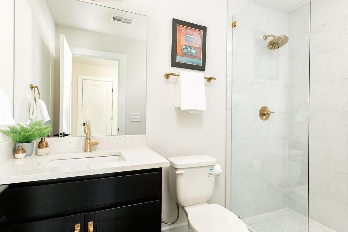 Holiday home Boots & Broadway - 2 Units - Mins To Broadway