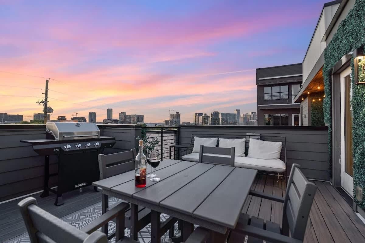 Holiday home Boots & Broadway - 2 Units - Mins To Broadway