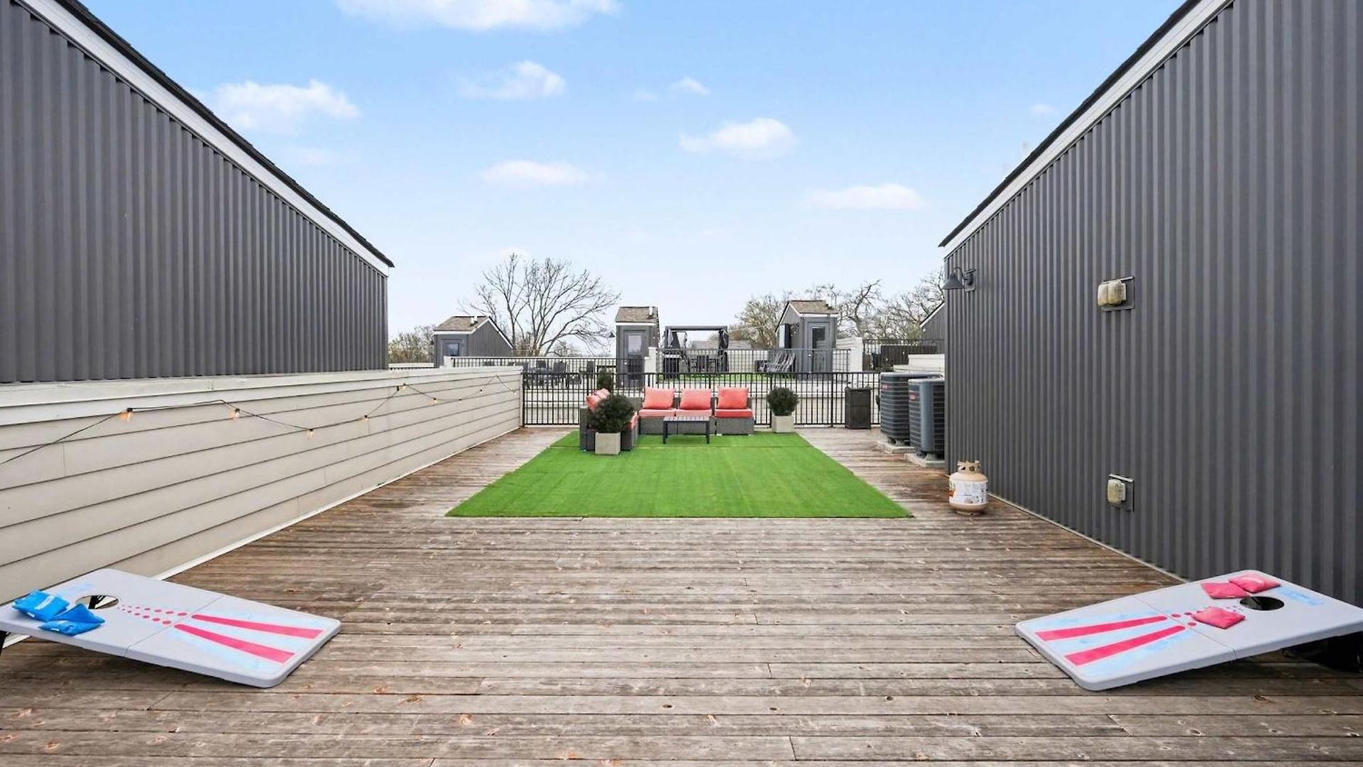 Holiday home Stylish Townhome W Rooftop Views Near Broadway *