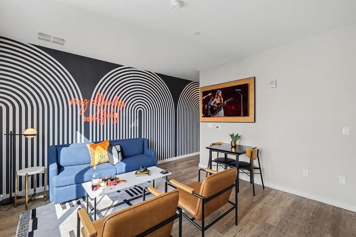 Pianissimo-2 Units-rooftop Pool-gym-on Music Row Holiday home Nashville