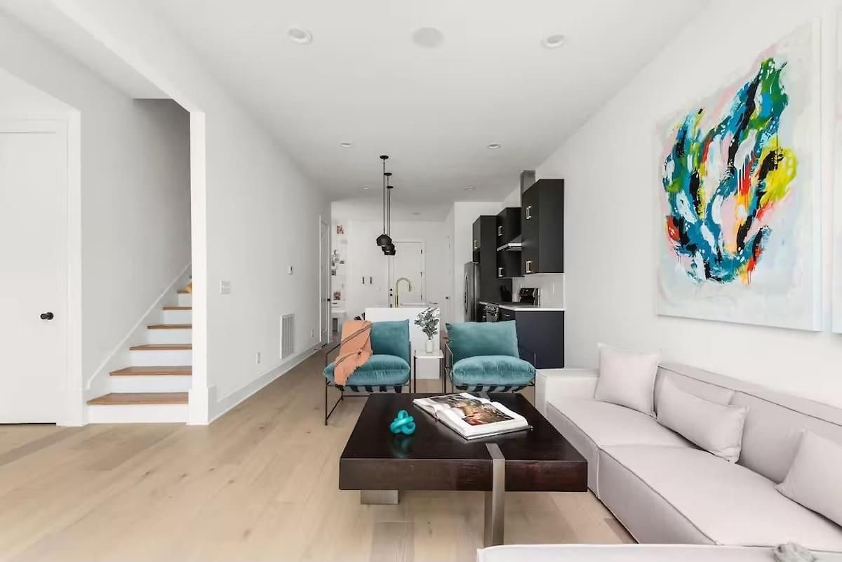 Modern Palette - Private Patio - Mins To Broadway Holiday home