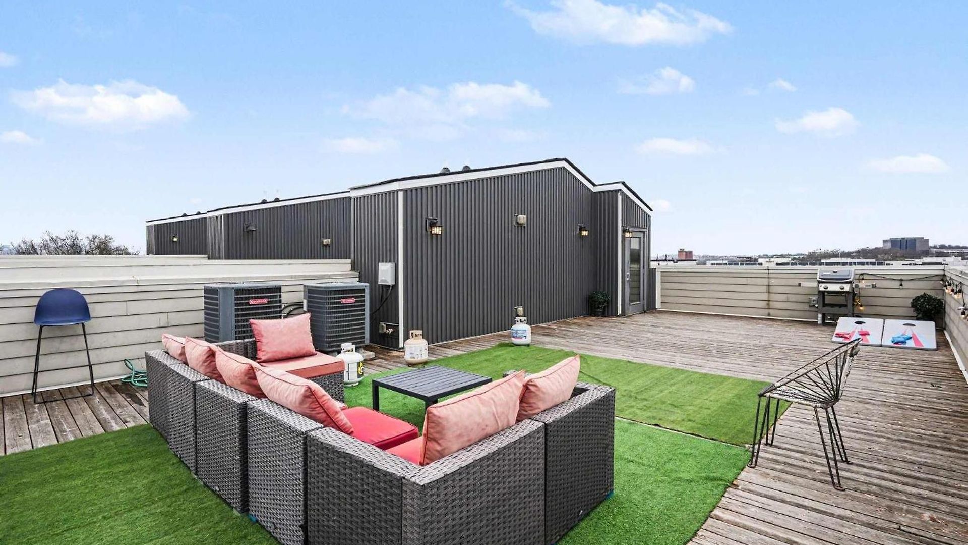 2 Stylish Townhomes W Rooftop Views Near Broadway Holiday home *