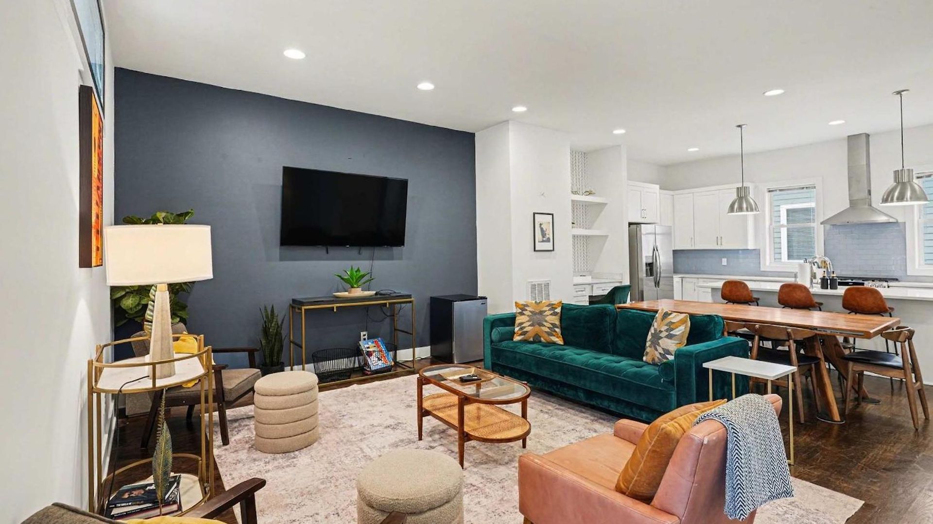 2 Modern Townhomes W Rooftop Views Near Broadway