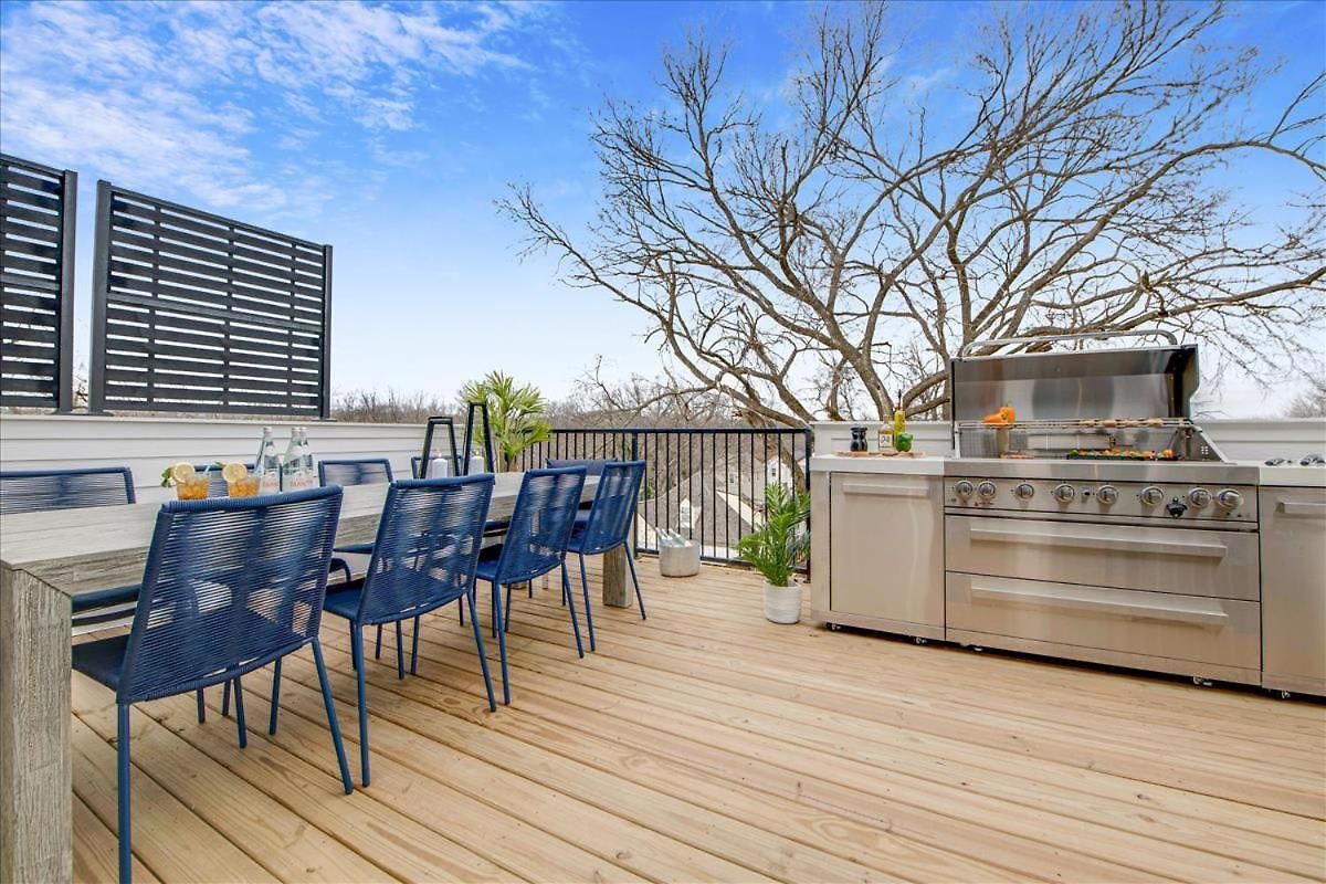Modern Southern Townhomes Private Hot Tub *