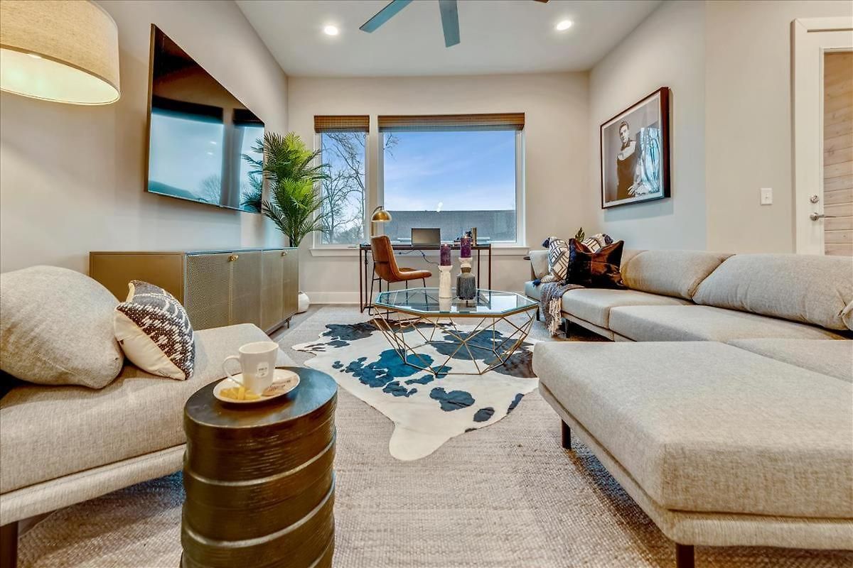 Modern Southern Townhomes Private Hot Tub