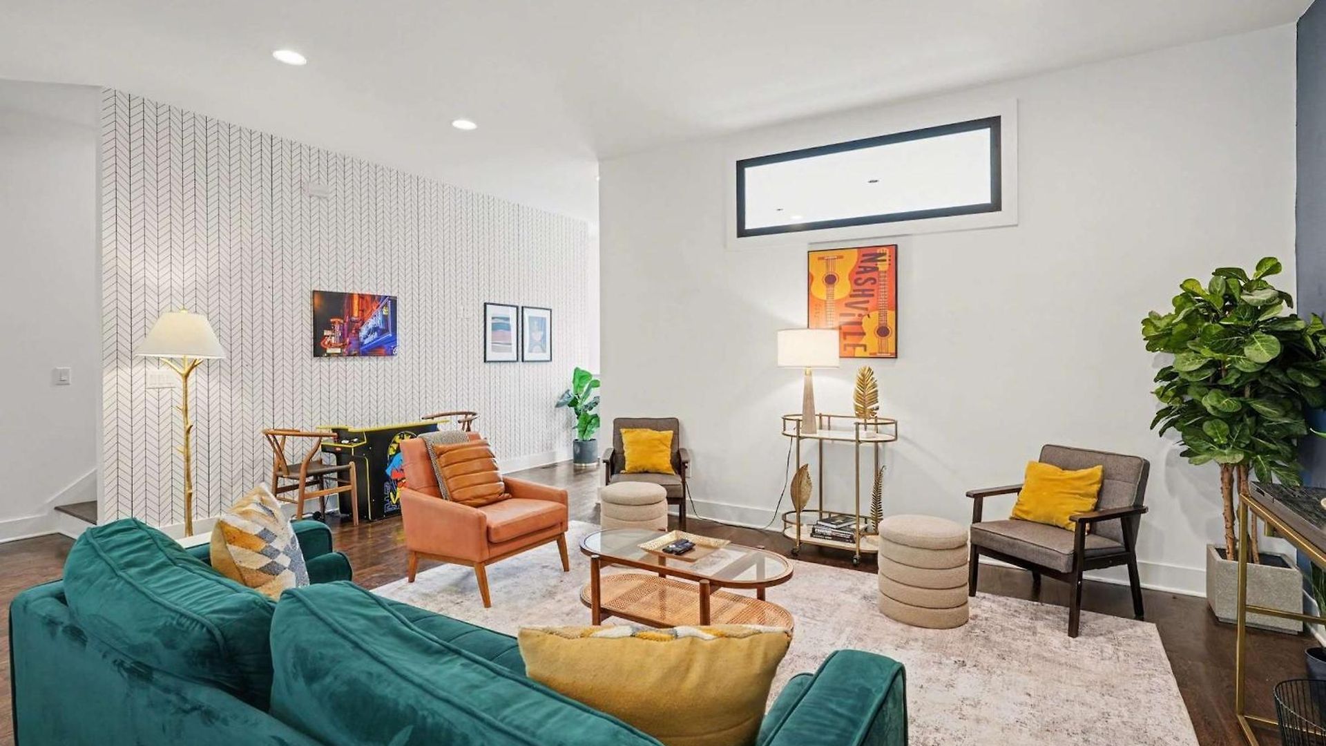 Holiday home 2 Modern Townhomes W Rooftop Views Near Broadway Nashville