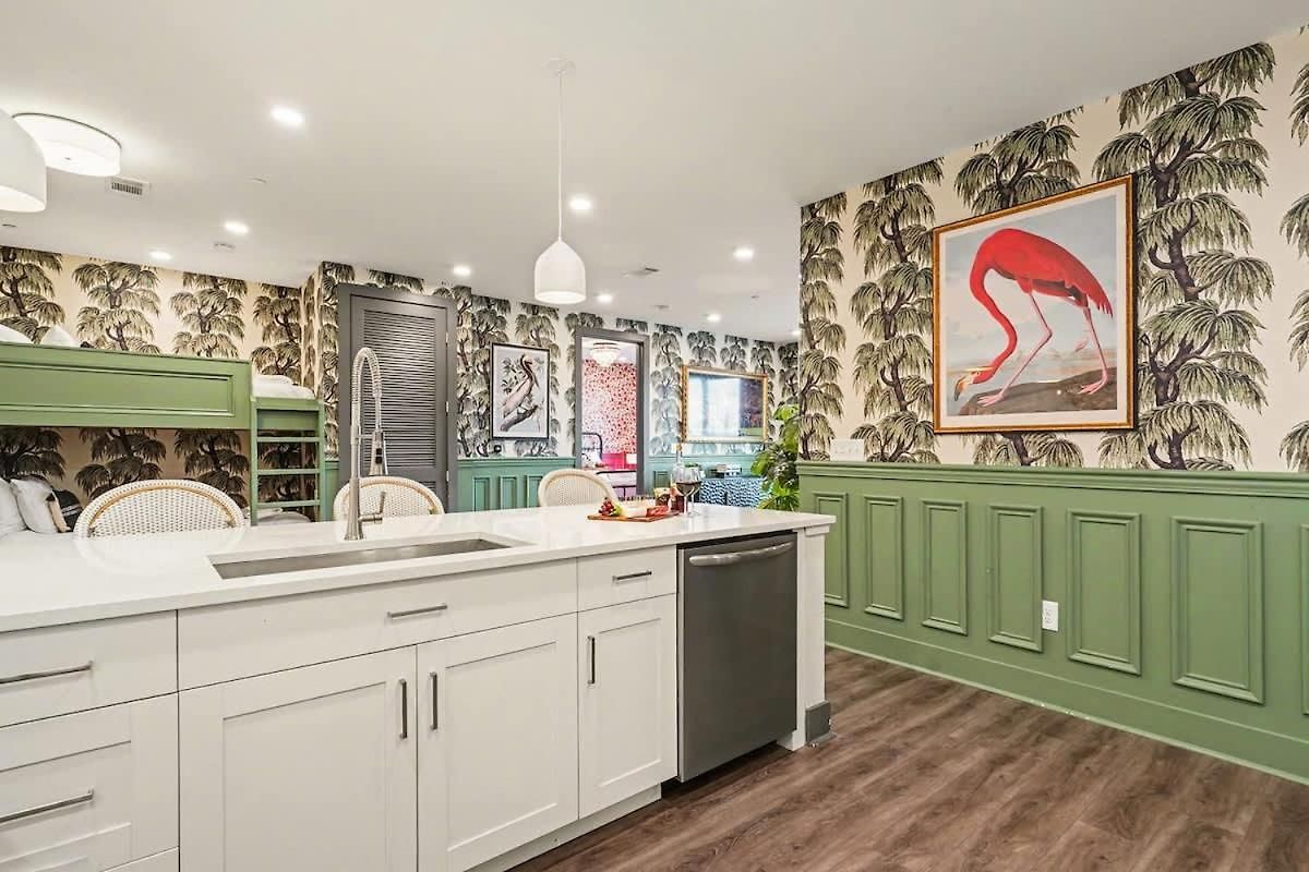 Holiday home Petal & Palm-rooftop Patio & Gym-mins To Broadway