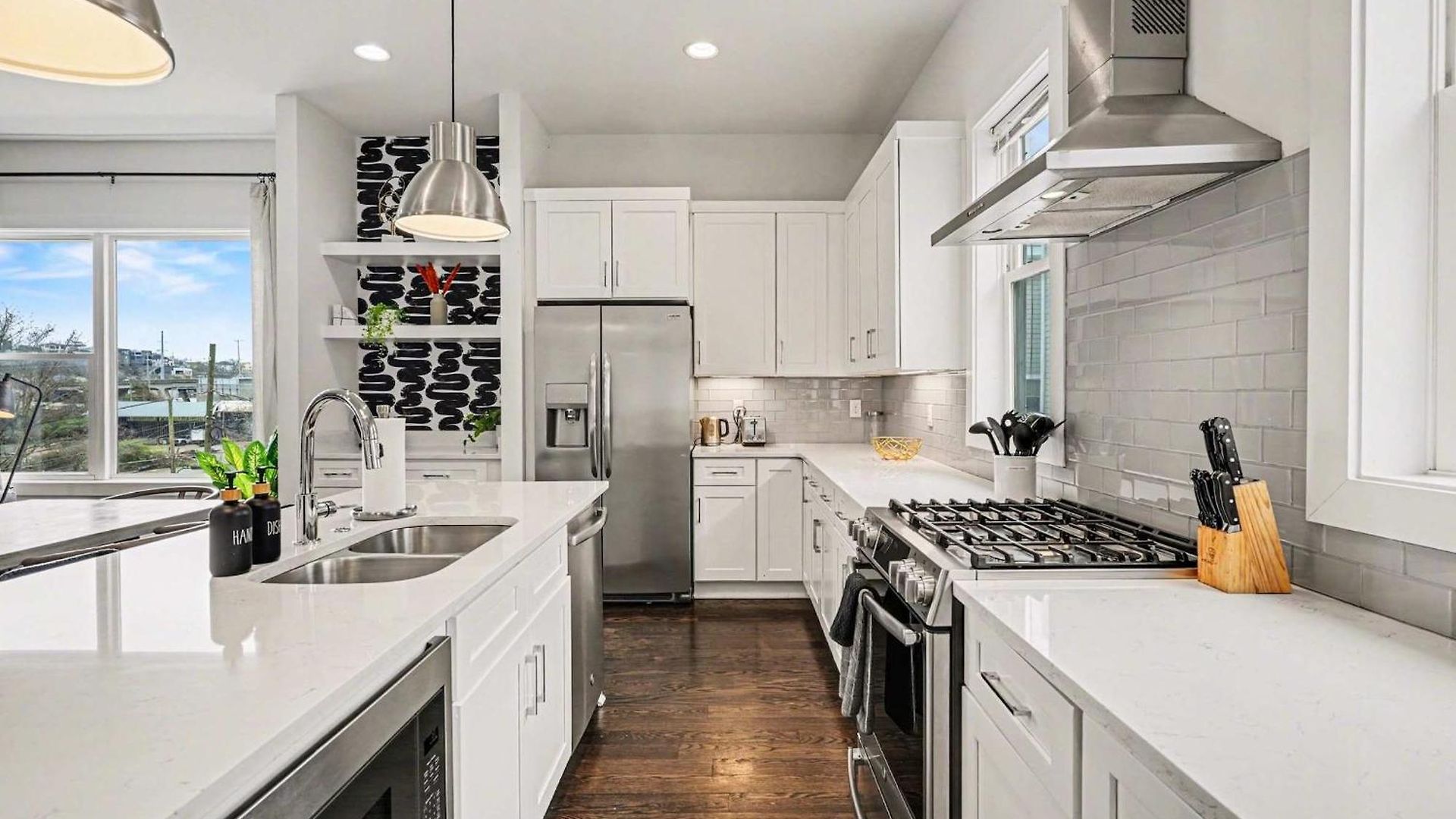 Chic Townhome X3 W Rooftop Views Near Broadway Holiday home Nashville