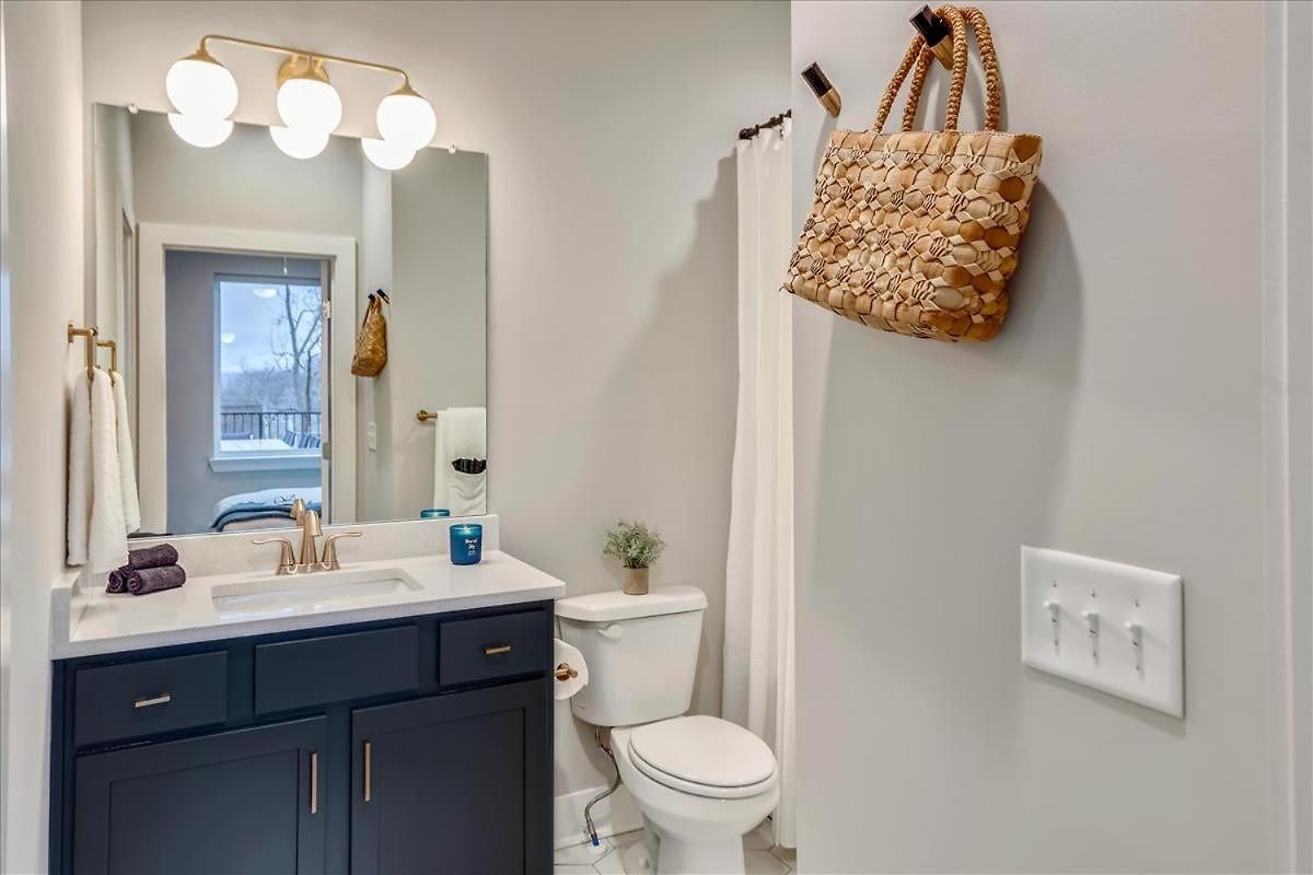 Beautiful New Townhome Hot Tub Holiday home