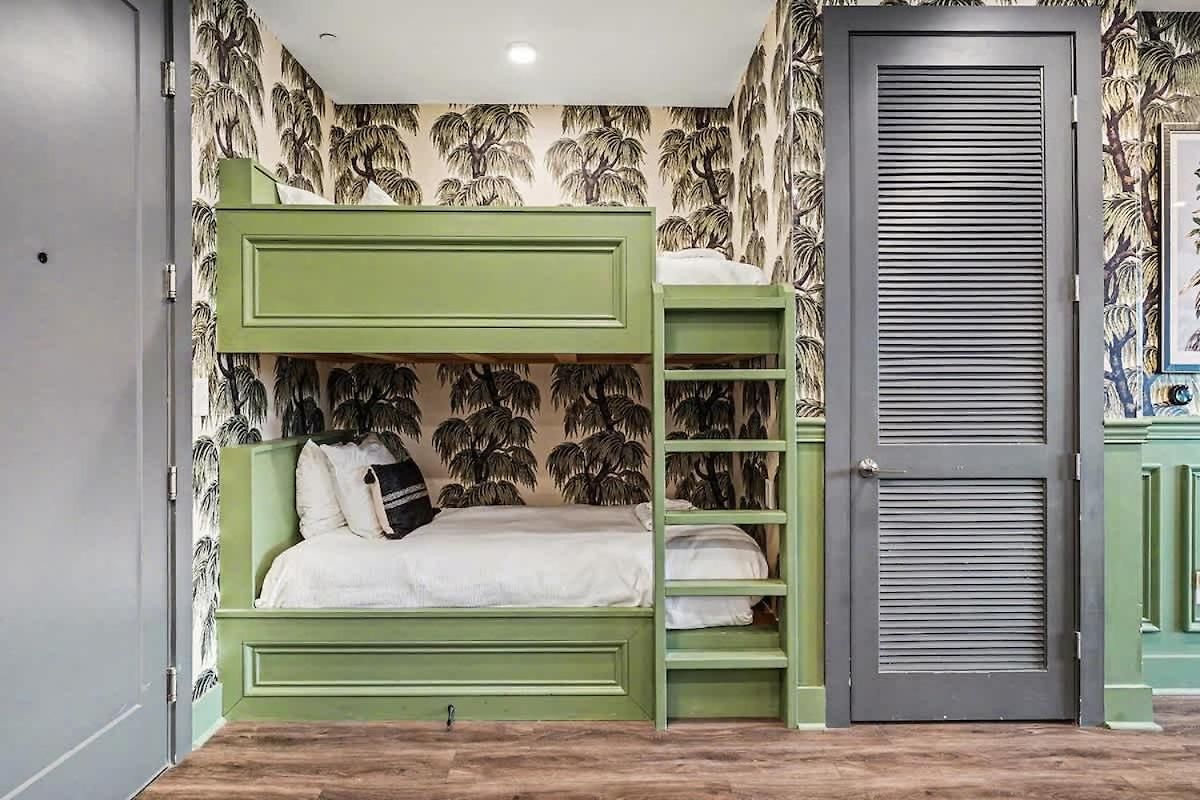 Petal & Palm-rooftop Patio & Gym-mins To Broadway Holiday home