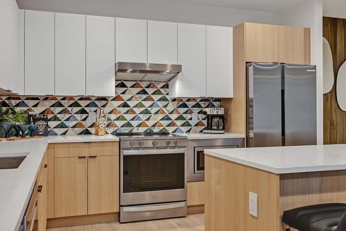 Hyve-anthem-private Balconies-walk To Broadway Nashville