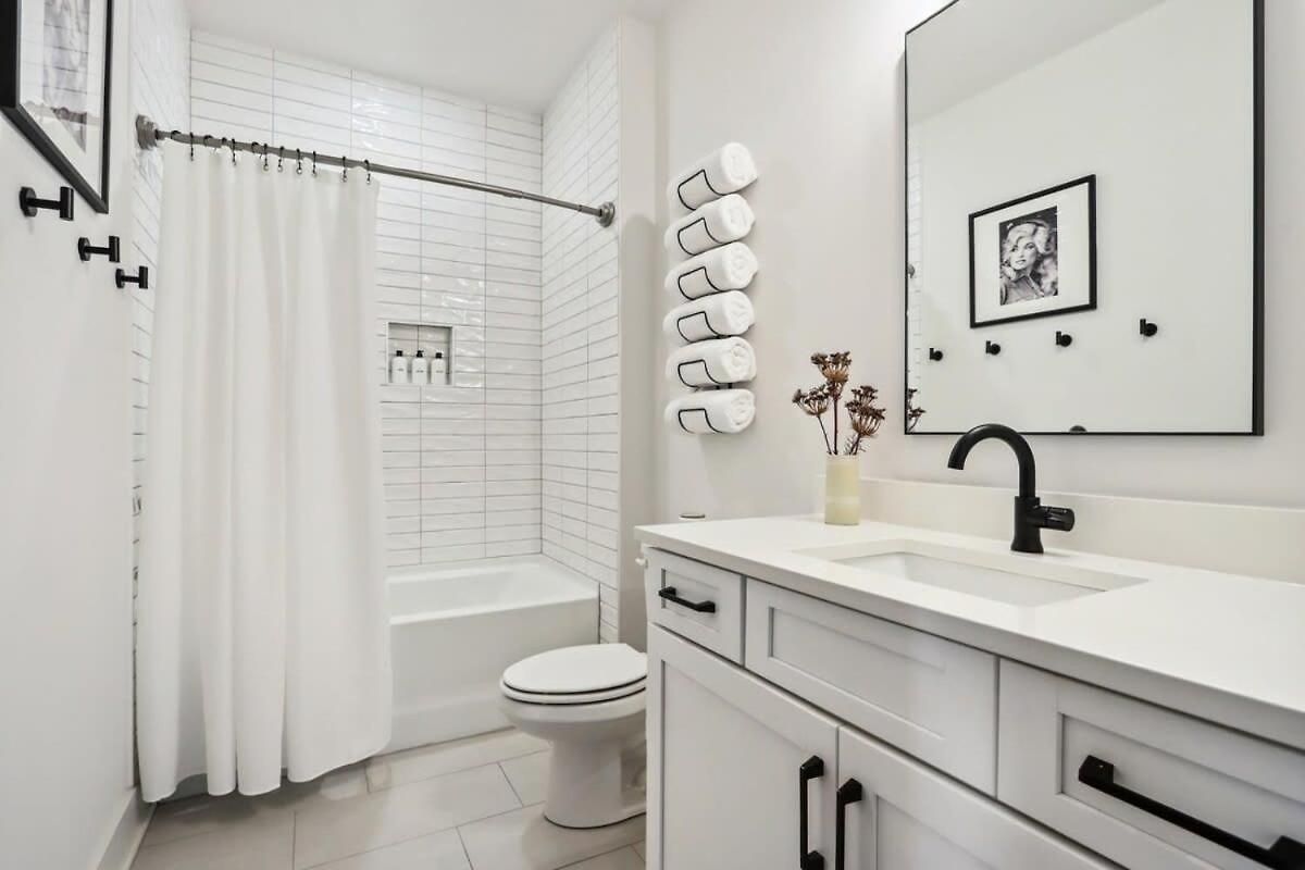 Beautiful Luxury Renovation Near Downtown *