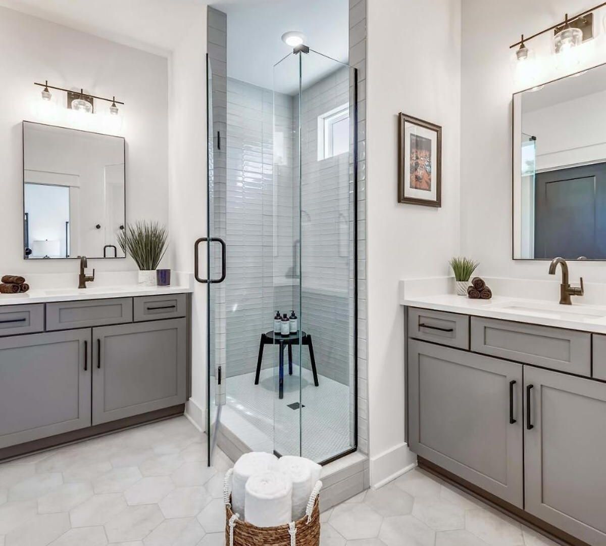Two Luxury Townhomes Near Five Points Holiday home
