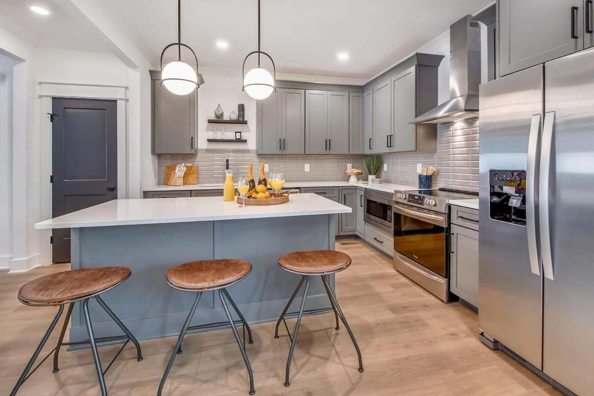 Beautiful Luxury Renovation 5 Minutes To Downtown