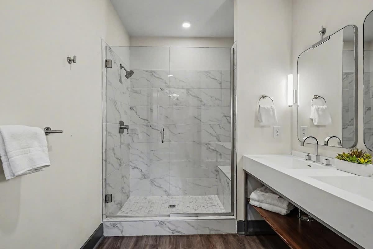 Petal & Palm-rooftop Patio & Gym-mins To Broadway * Nashville