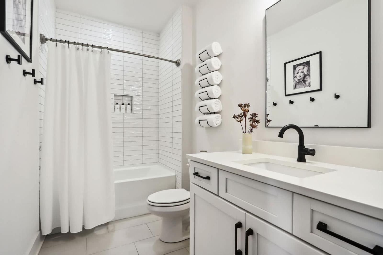 Modern Two Townhomes Close To Downtown Holiday home *