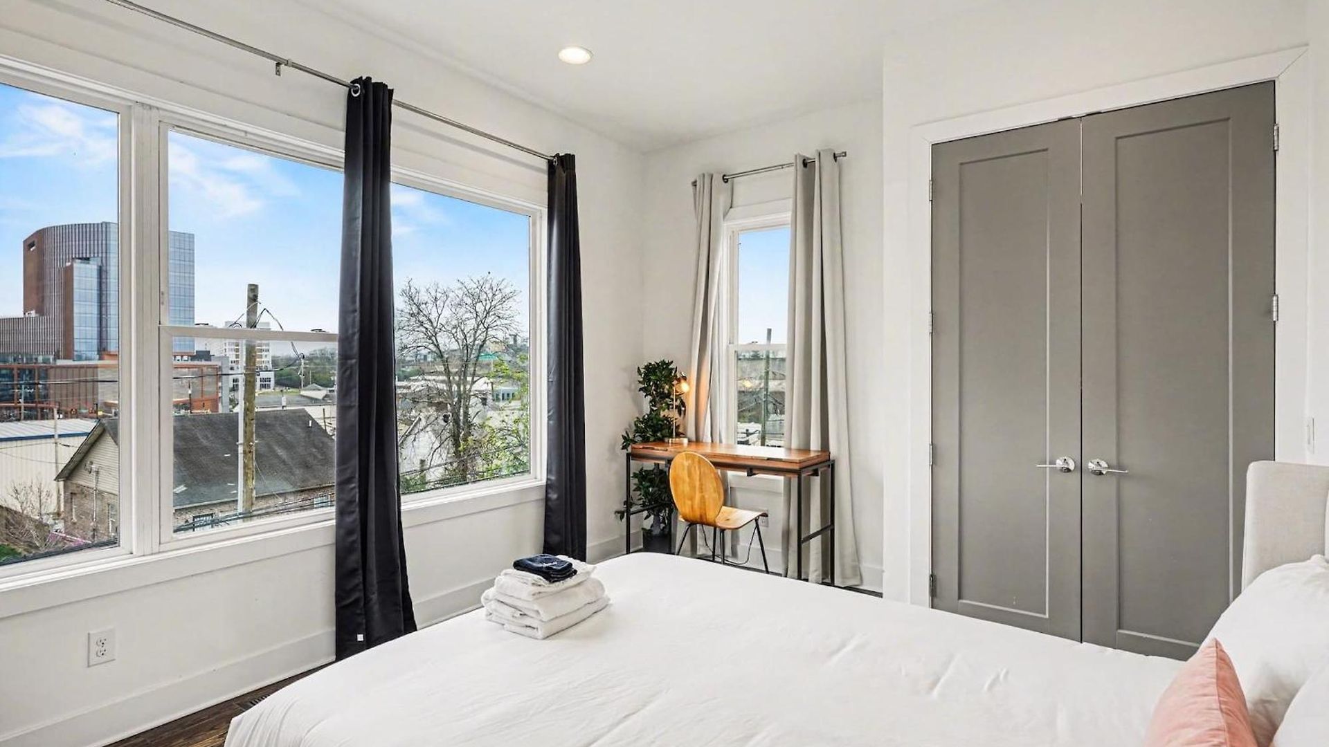 Holiday home Trendy Townhome W Rooftop Views Near Broadway Nashville