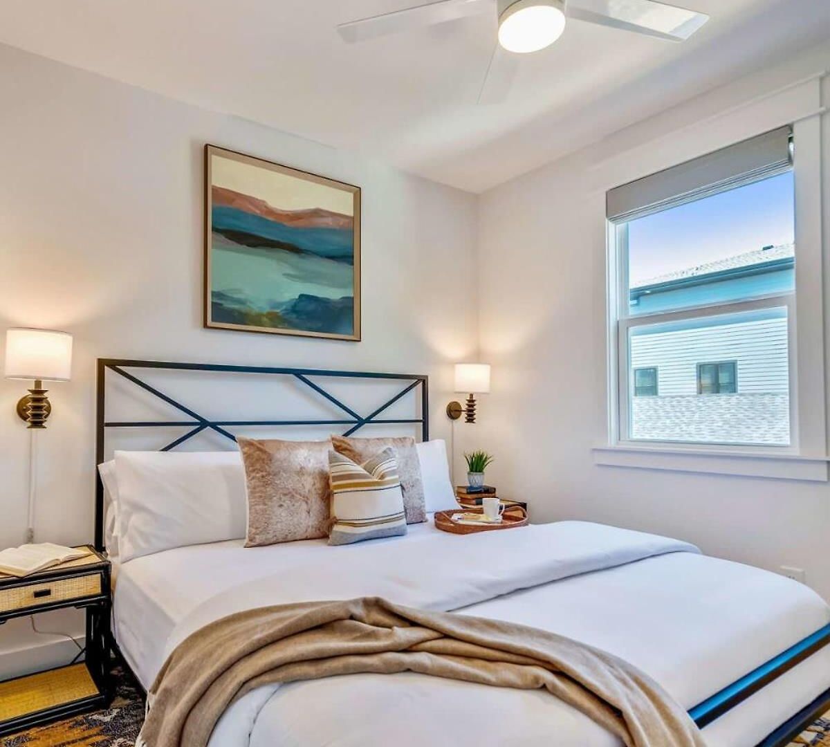 Two Luxury Townhomes Near Five Points Holiday home