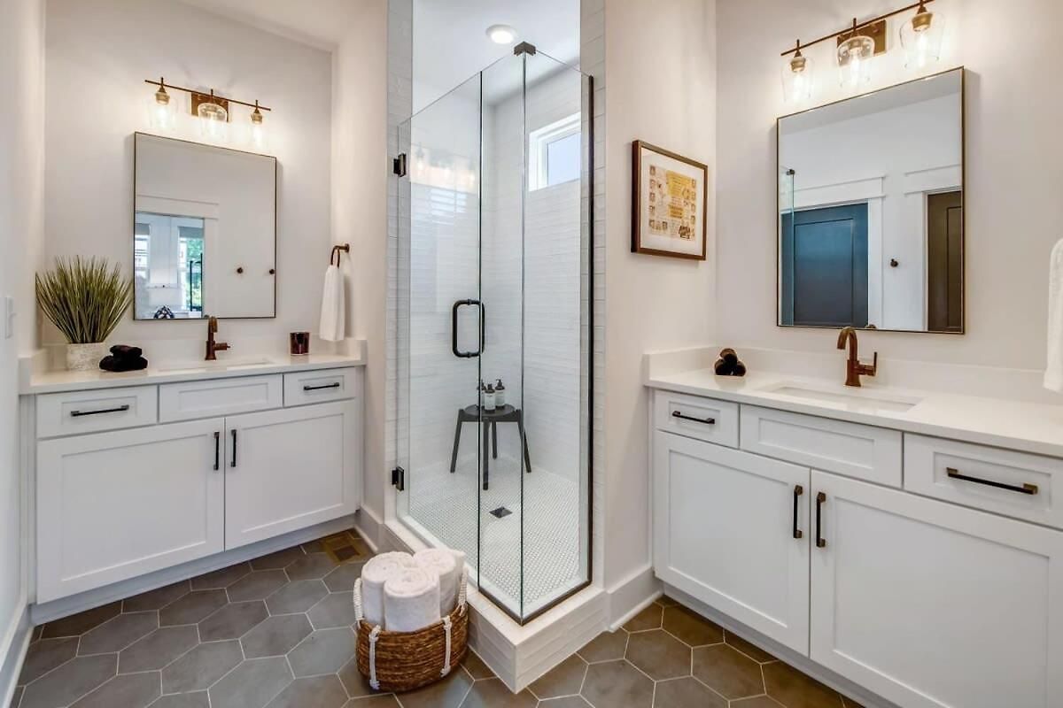 Two Luxury Townhomes Near Five Points Holiday home