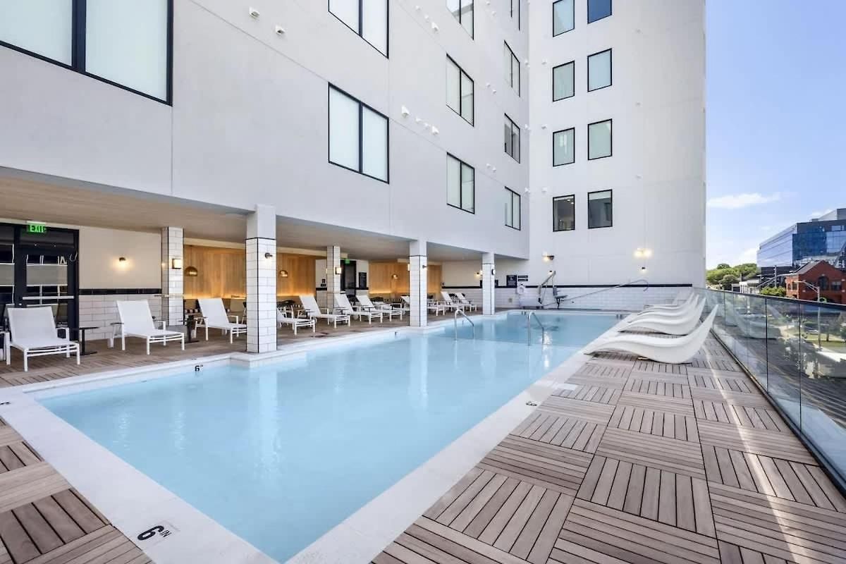Pianissimo-2 Units-rooftop Pool-gym-on Music Row *