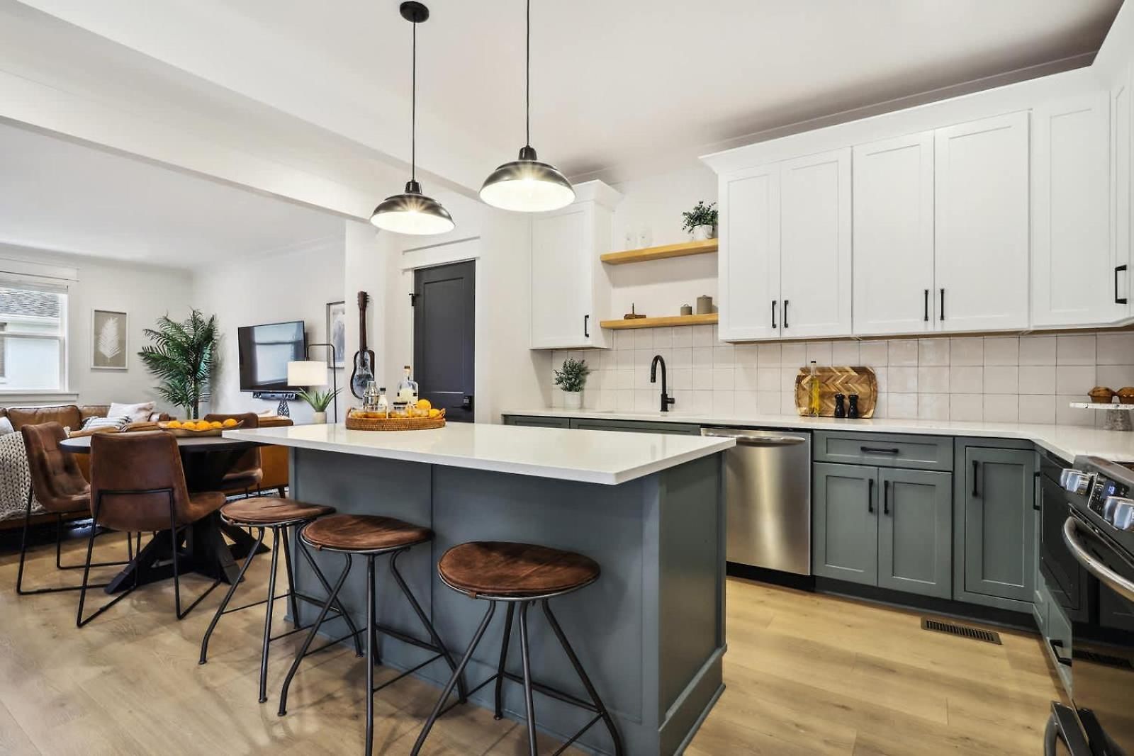 Two Beautiful Luxury Renovations Near Downtown *