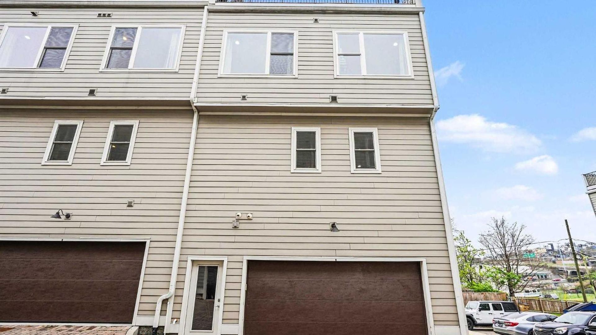 Chic Townhome X3 W Rooftop Views Near Broadway Holiday home *