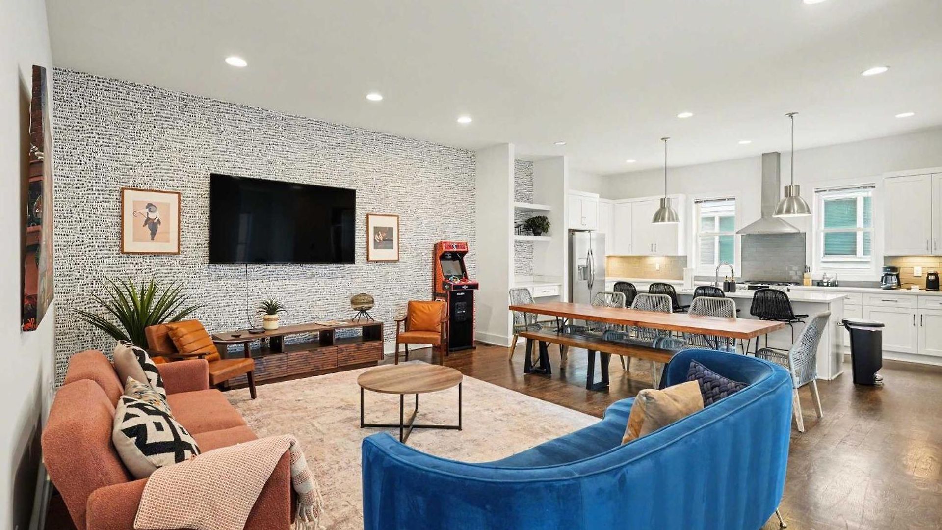 2 Modern Townhomes W Rooftop Views Near Broadway