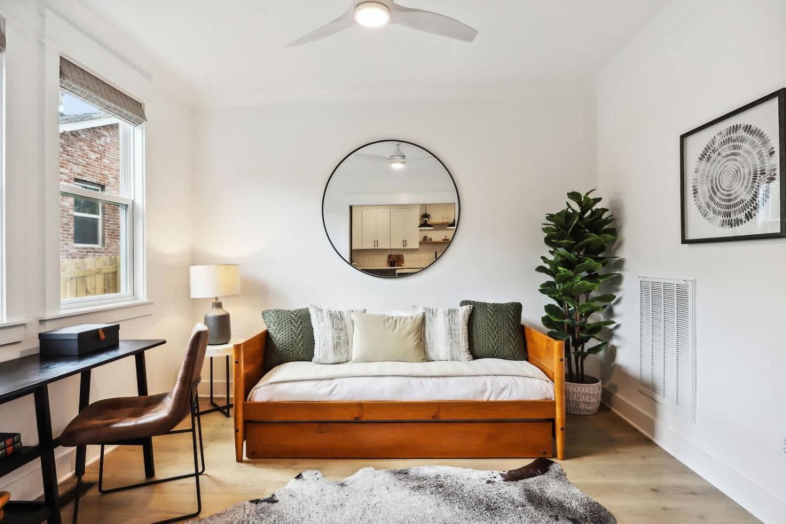 Holiday home Two Beautiful Luxury Renovations Near Downtown *