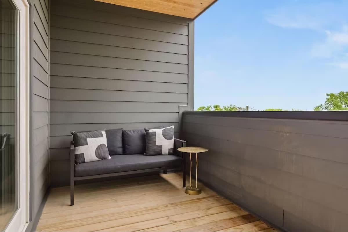 Modern Palette - Private Patio - Mins To Broadway Holiday home Nashville