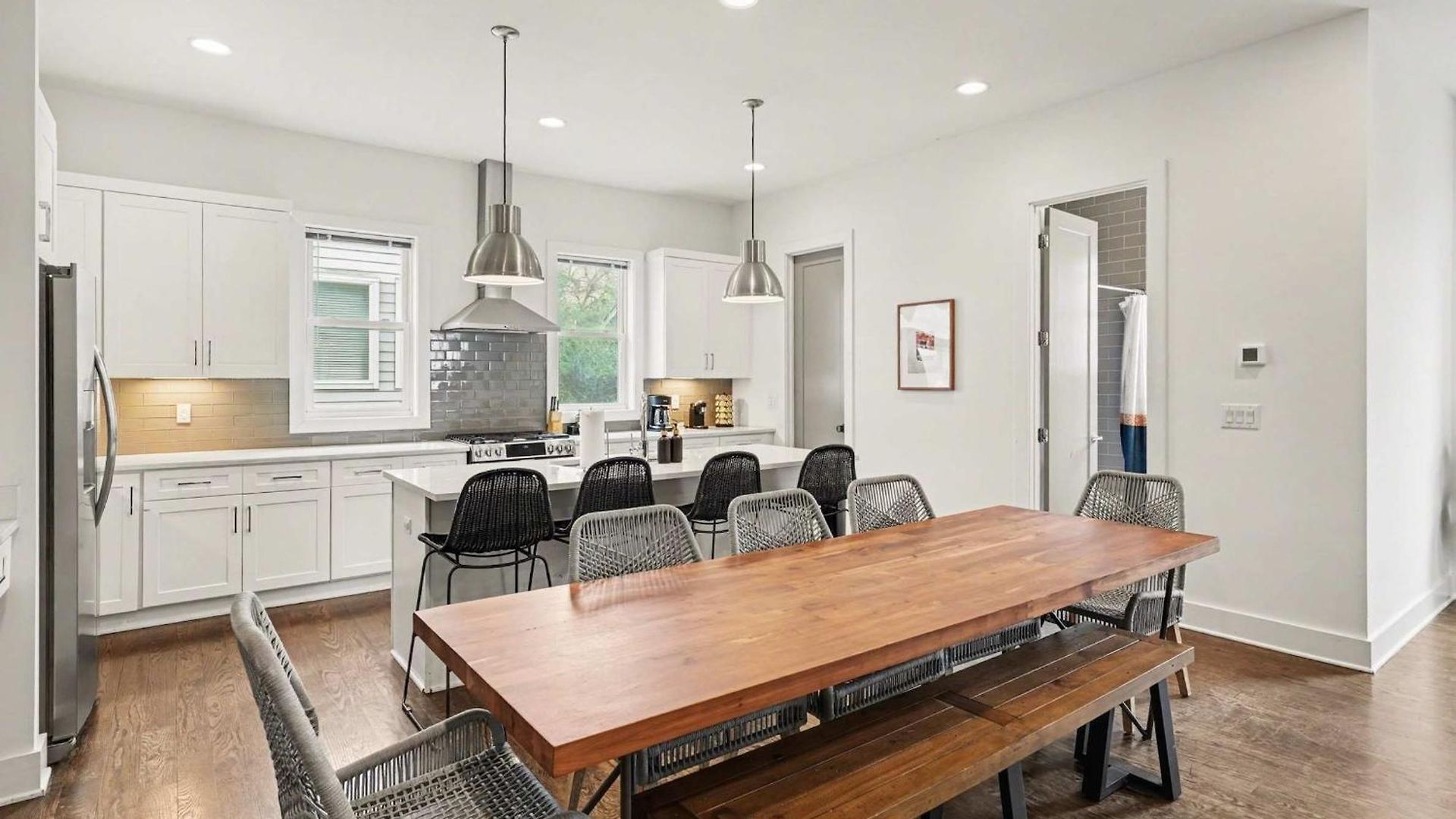 2 Stylish Townhomes W Rooftop Views Near Broadway Holiday home
