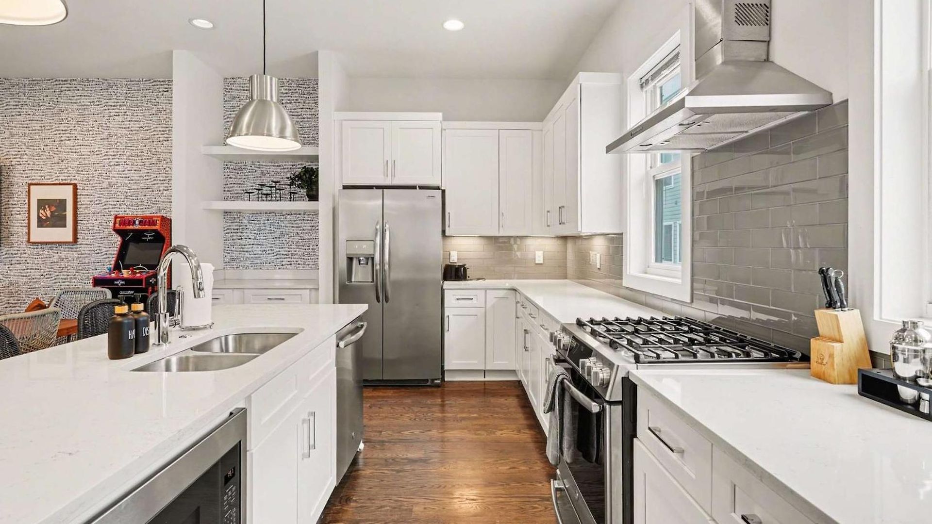 2 Modern Townhomes W Rooftop Views Near Broadway Nashville