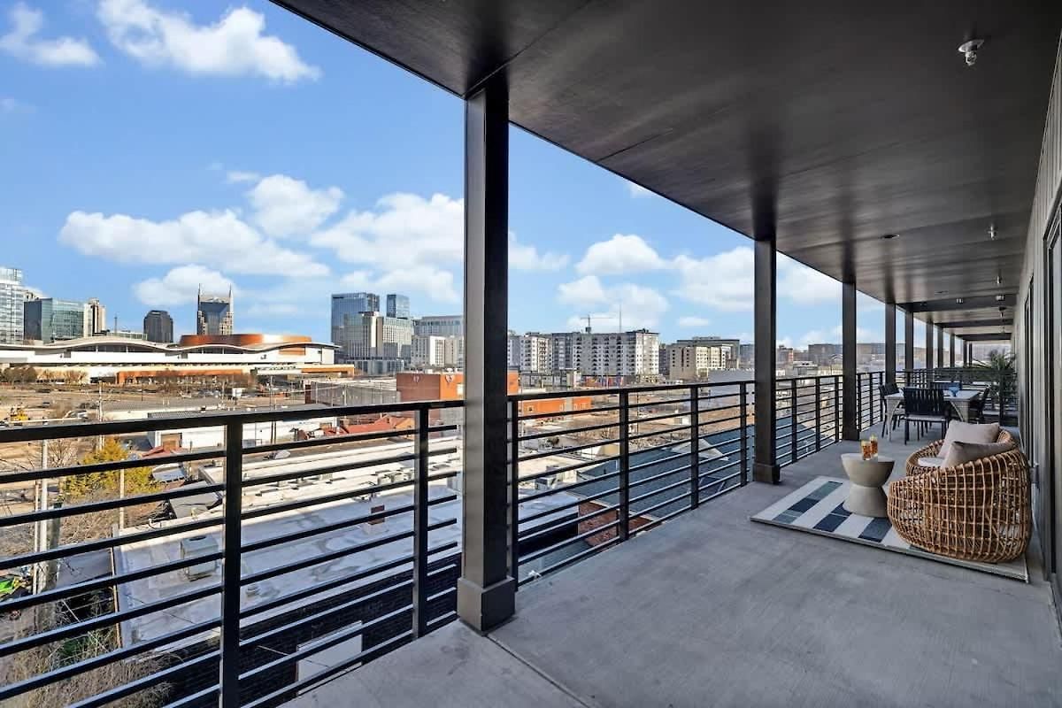 Hyve-anthem-private Balconies-walk To Broadway