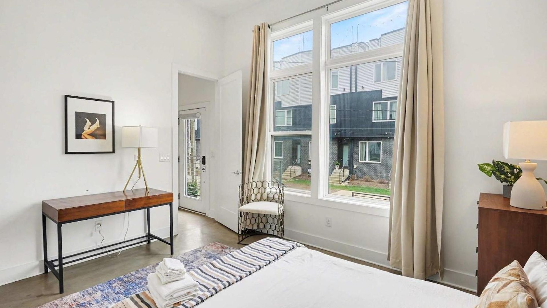 Chic Townhome X3 W Rooftop Views Near Broadway Holiday home *