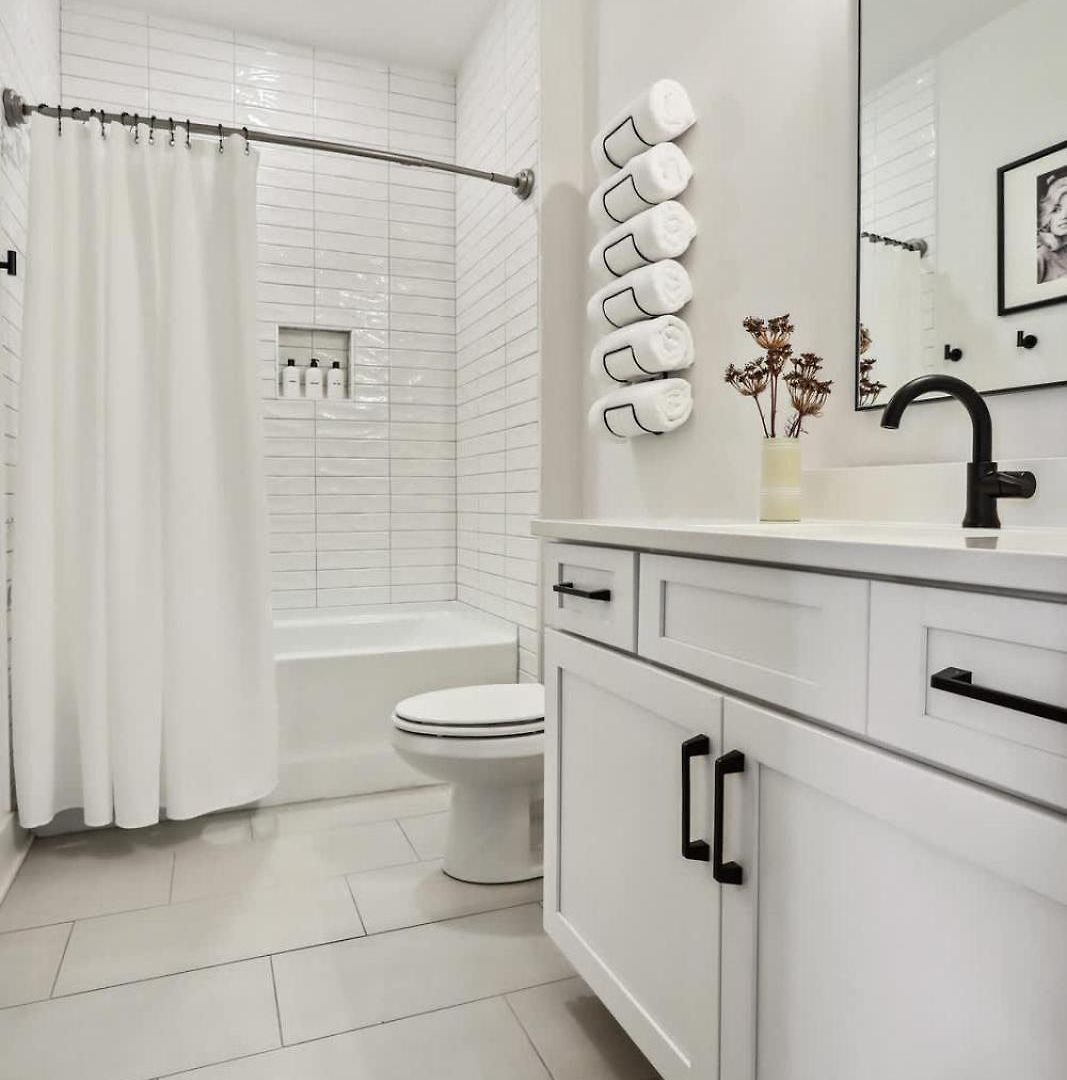 Holiday home Two Beautiful Luxury Renovations Near Downtown