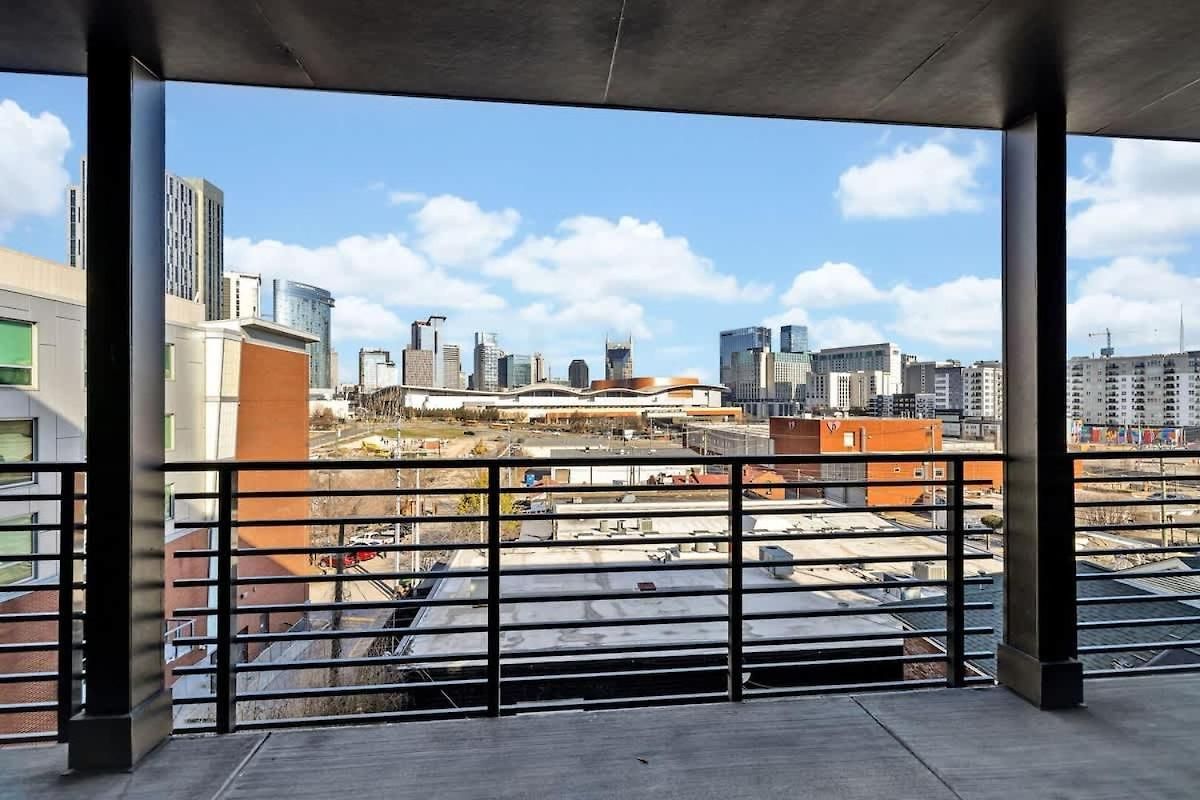 Hyve-anthem-private Balconies-walk To Broadway