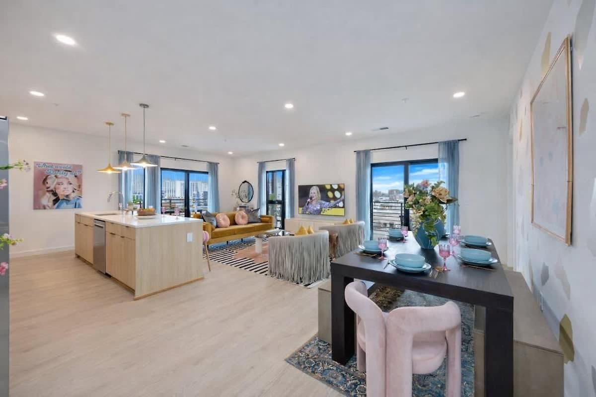 Hyve-anthem-private Balconies-walk To Broadway