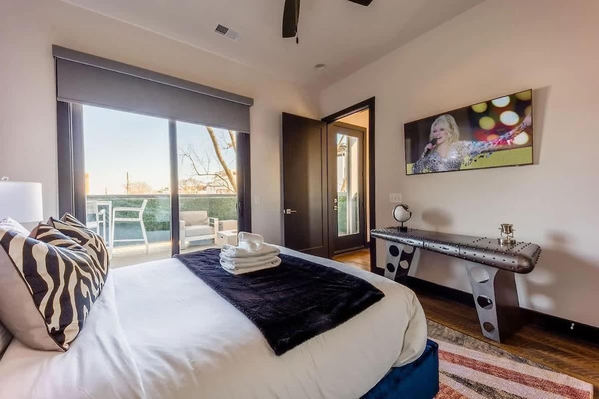 Boots & Broadway - 2 Units - Mins To Broadway Holiday home