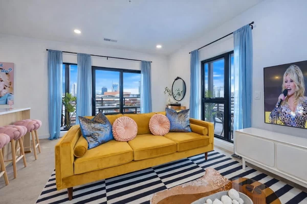 Hyve-anthem-private Balconies-walk To Broadway Holiday home *