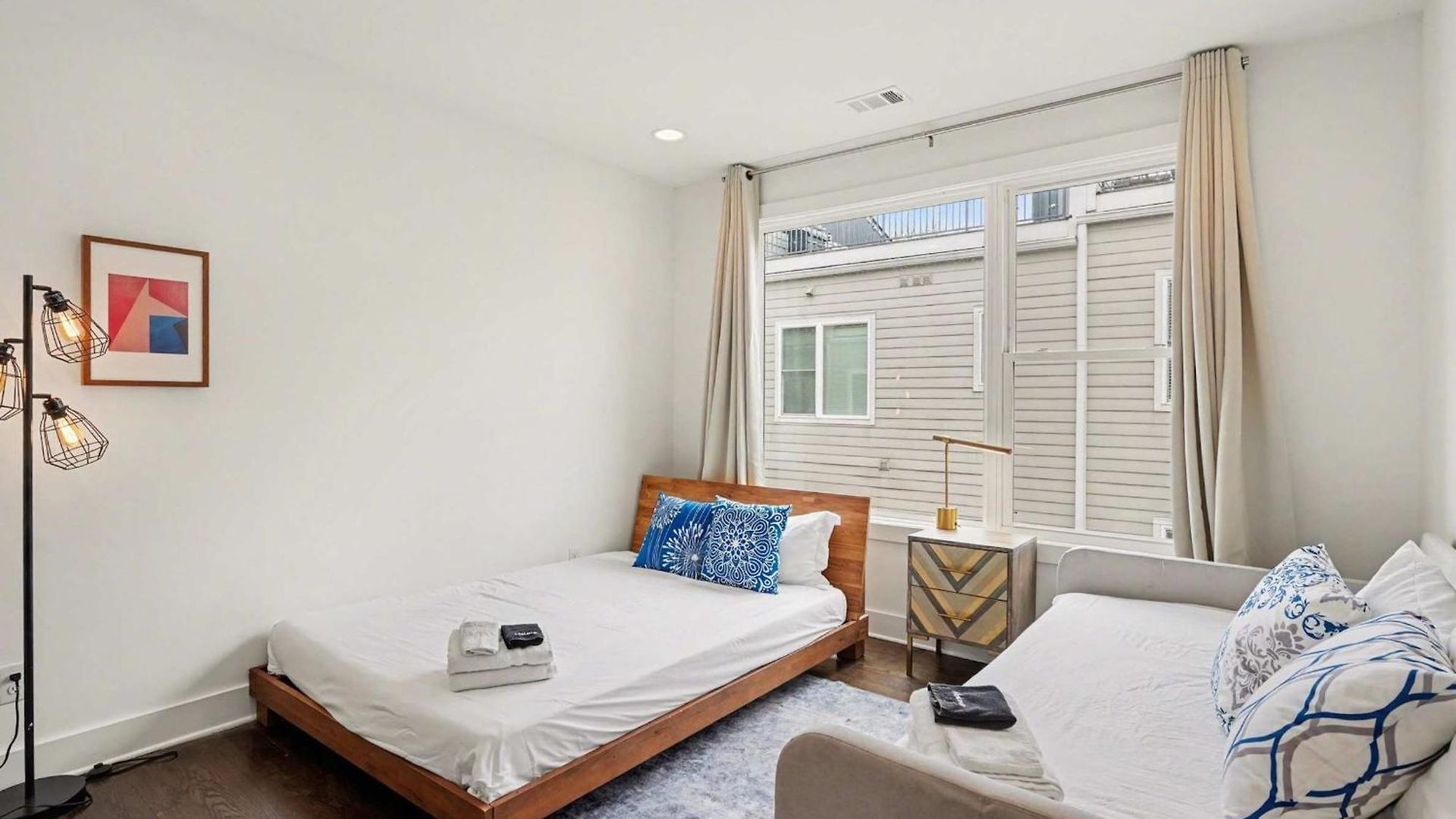 2 Stylish Townhomes W Rooftop Views Near Broadway *