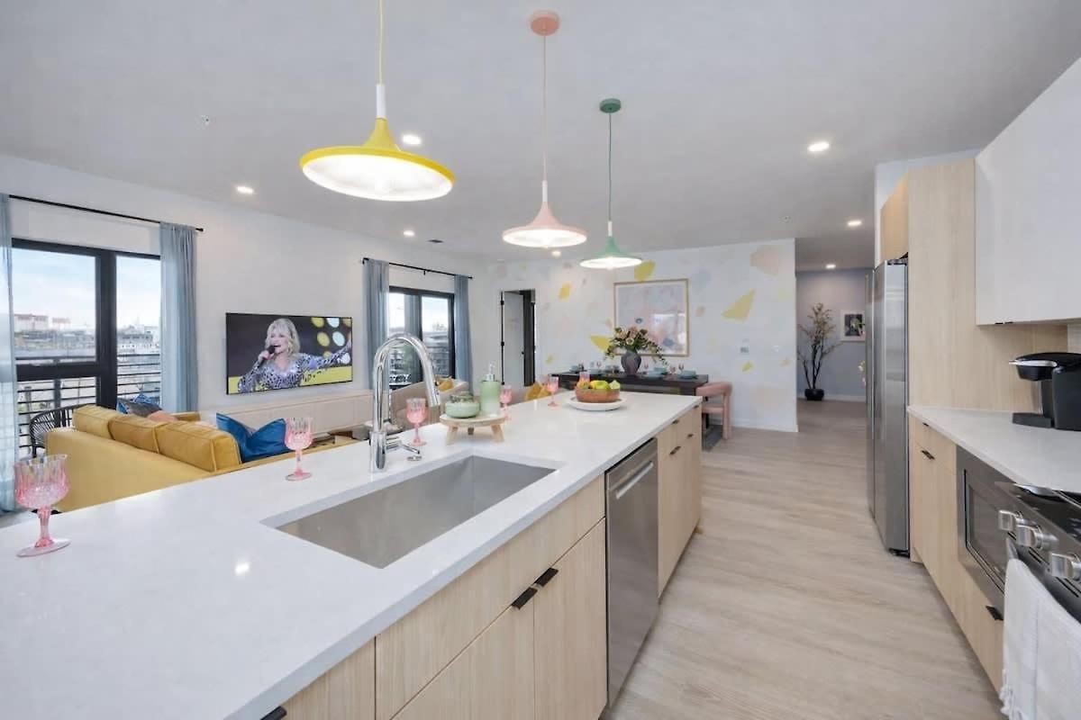 Holiday home Hyve-anthem-private Balconies-walk To Broadway