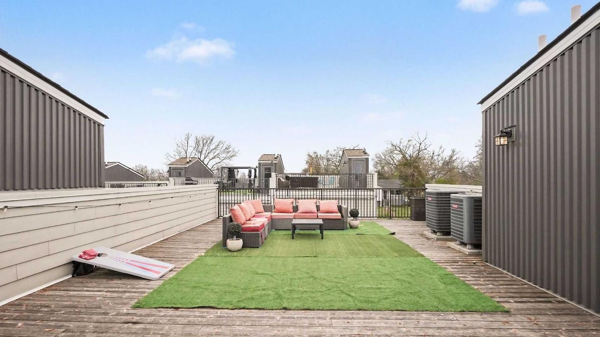 2 Stylish Townhomes W Rooftop Views Near Broadway *