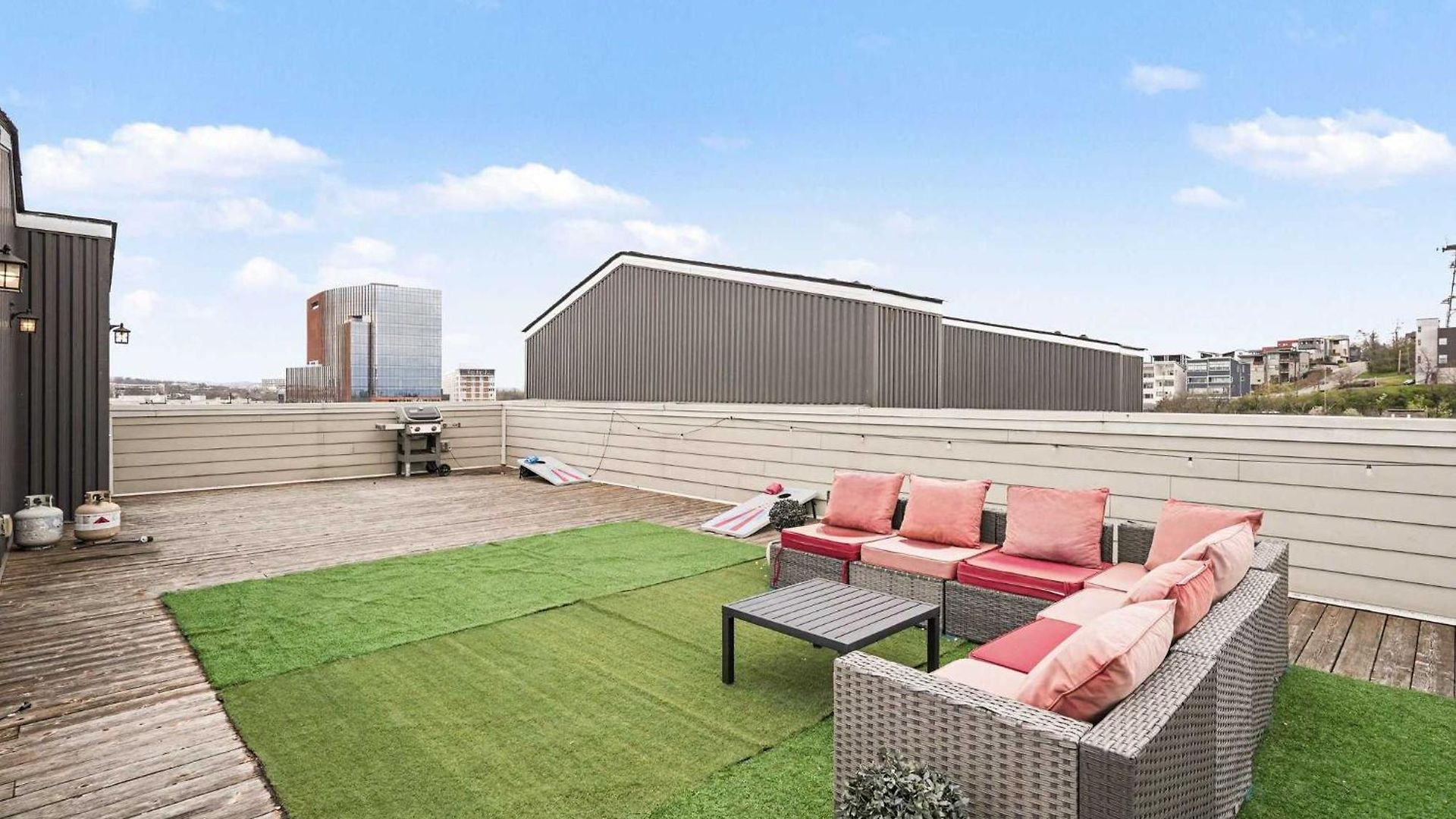 2 Stylish Townhomes W Rooftop Views Near Broadway Nashville