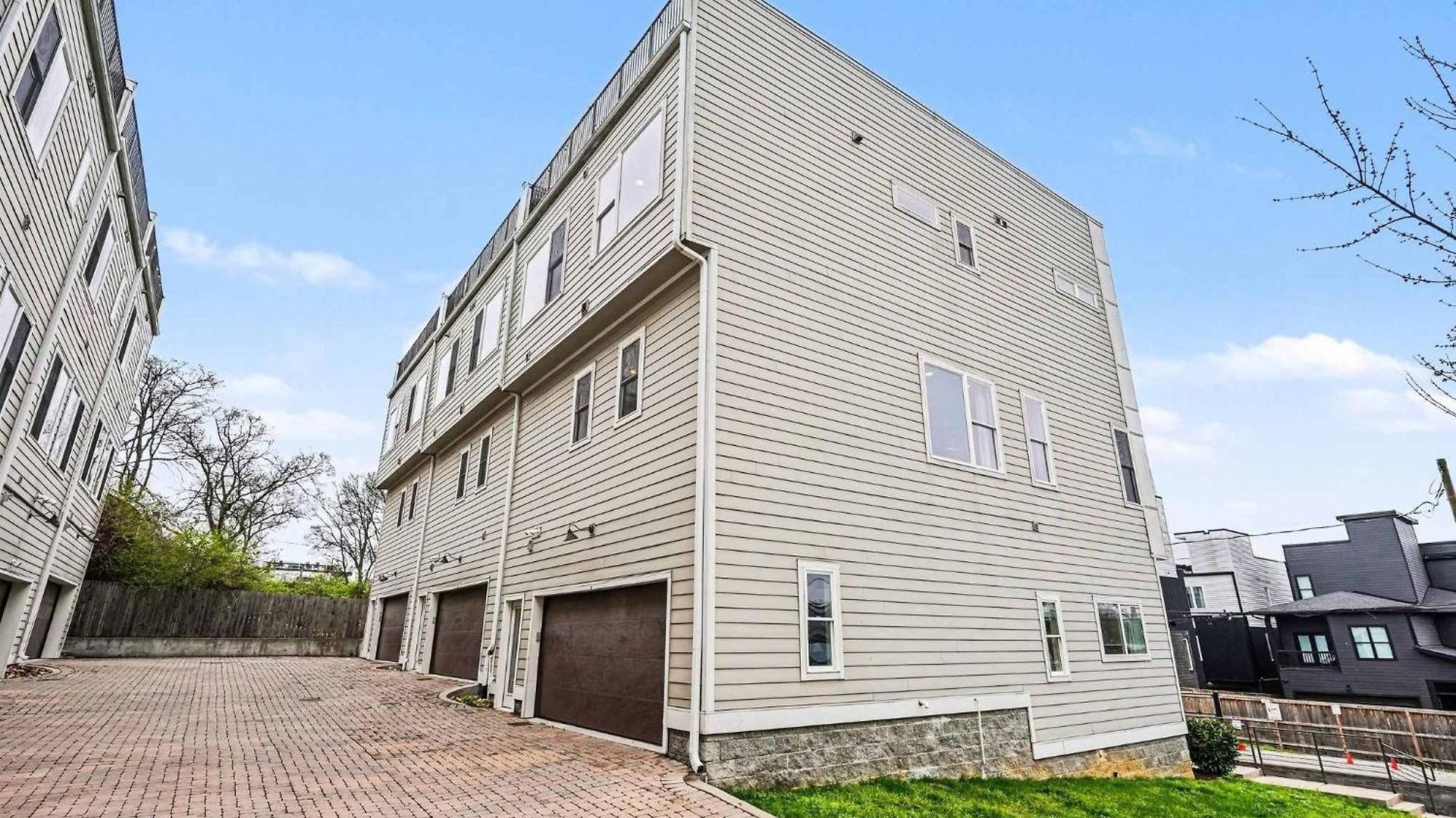 2 Trendy Townhomes W Rooftop Views Near Broadway *