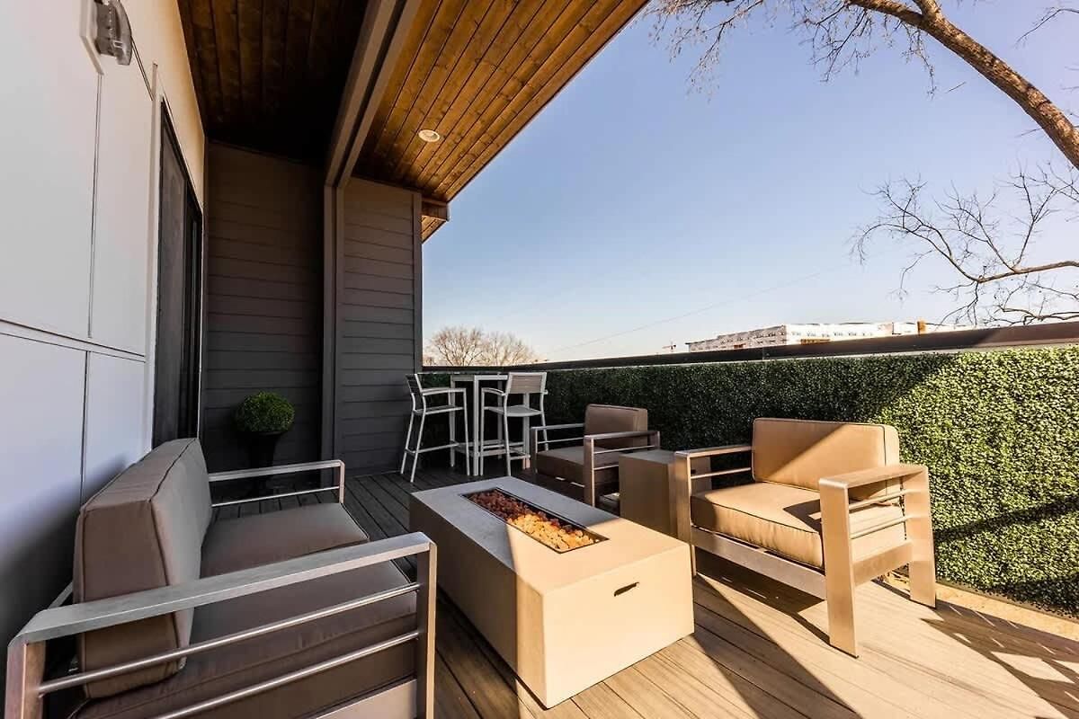 Boots & Broadway - 2 Units - Mins To Broadway Holiday home *
