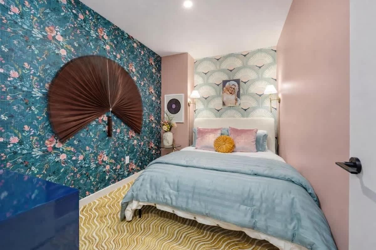 Hyve-anthem-private Balconies-walk To Broadway