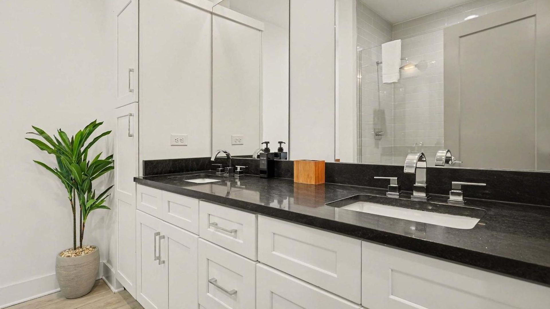 Chic Townhome X3 W Rooftop Views Near Broadway Holiday home Nashville