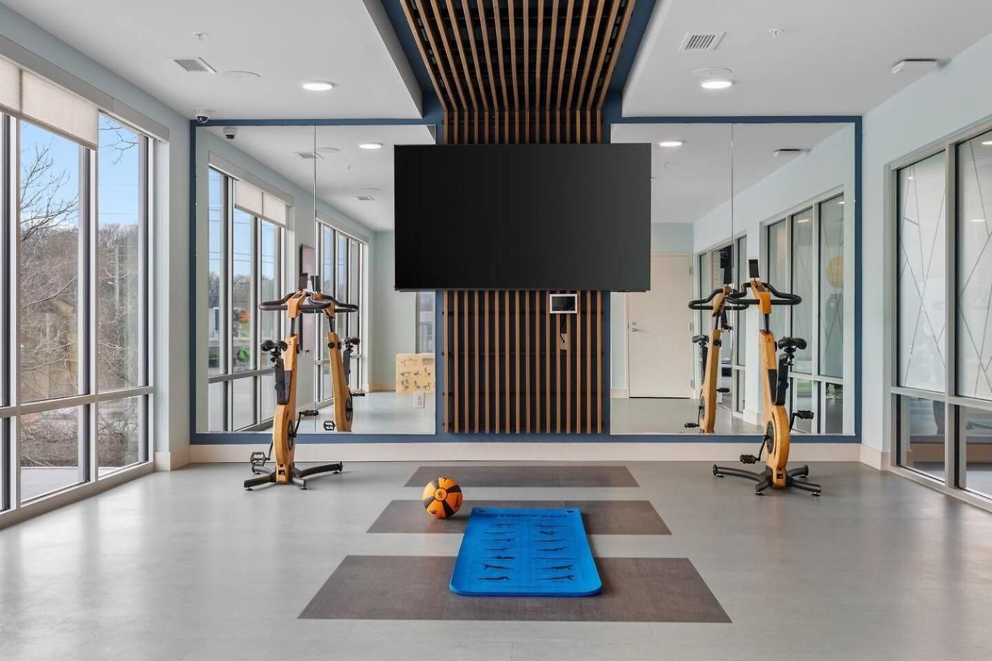 Retreat Pool, Gym, Rooftop Lounge & Free Parking Apartment Nashville